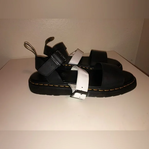 Dr. Martens Gryphon Shoes Mens Size 14 Black White Leather Buckle Sandals Adult Gryphon Contrast Leather Strap Sandals in Black | Dr. Martens main image 2